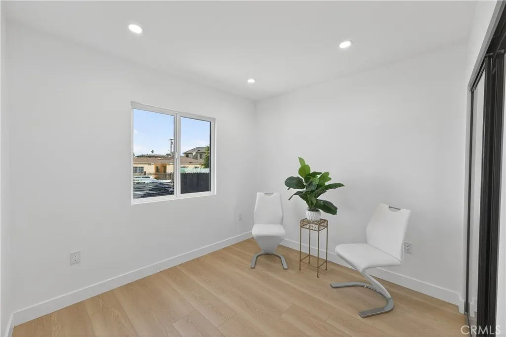 11113 1/2 S Budlong Avenue, Los Angeles, California 90044 home-pic-22